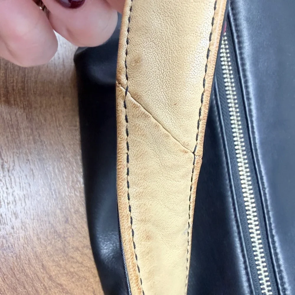 Banana Republic brand banana